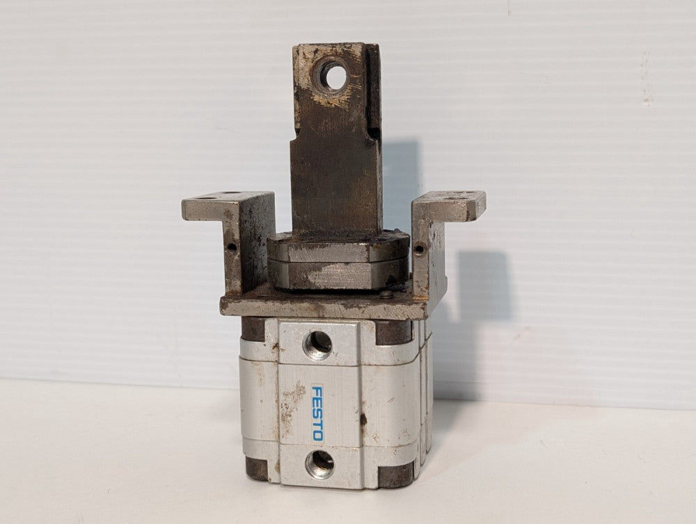 Festo ADVU-40-10-P-A Pneumatic Compact Cylinder with Bracket, 10mm, 156541