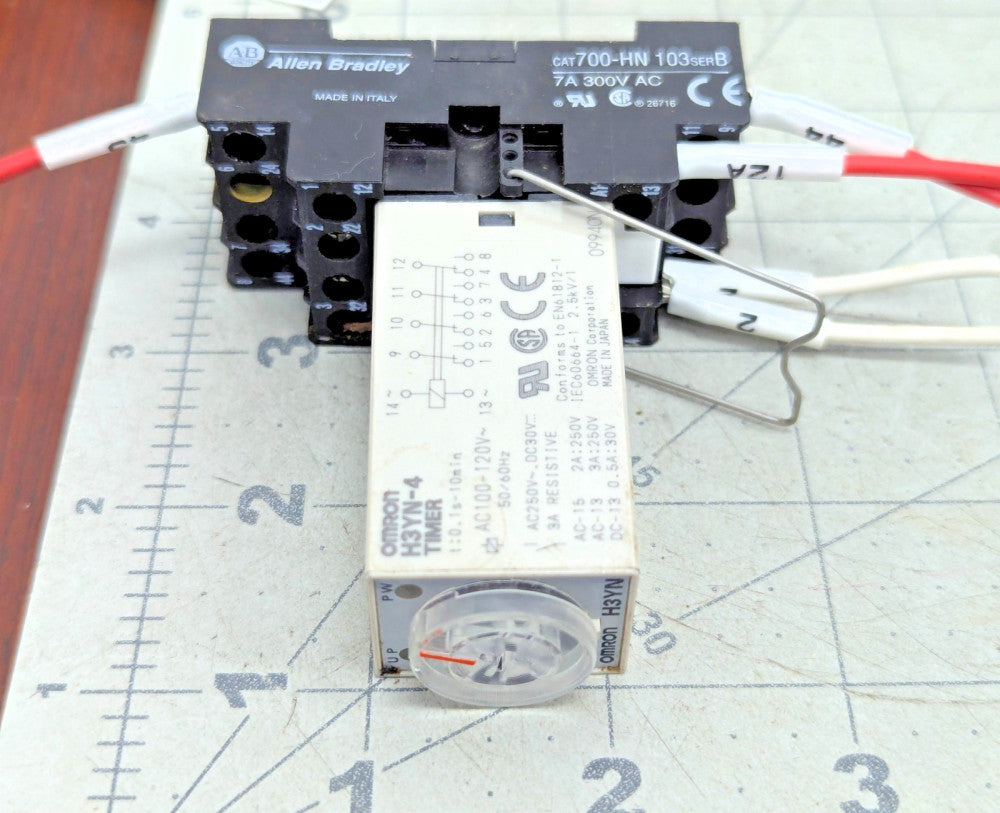 OMRON H3YN-4 Solid-state Timer 100 - 120V 0.1s - 10Min + Base WORKING PULL[Z3B7]