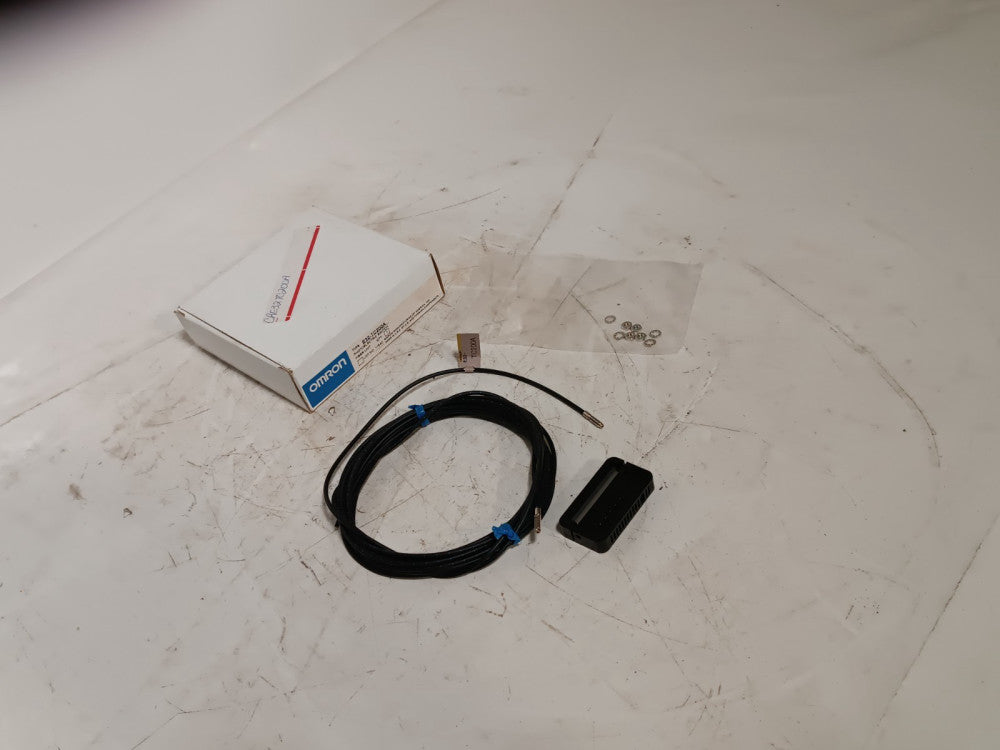Omron E32-TC200A photoelectric switch fiber unit sensor cable, in box NOS