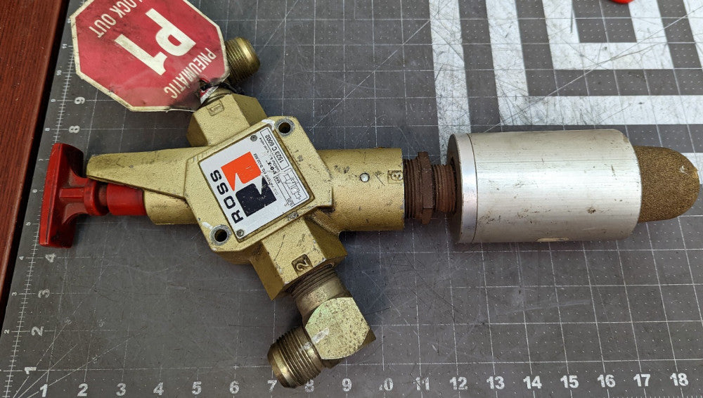 ROSS LOCKOUT & EXHAUST VALVE 1523C6002 WITH  MUFFLER [B5B3]