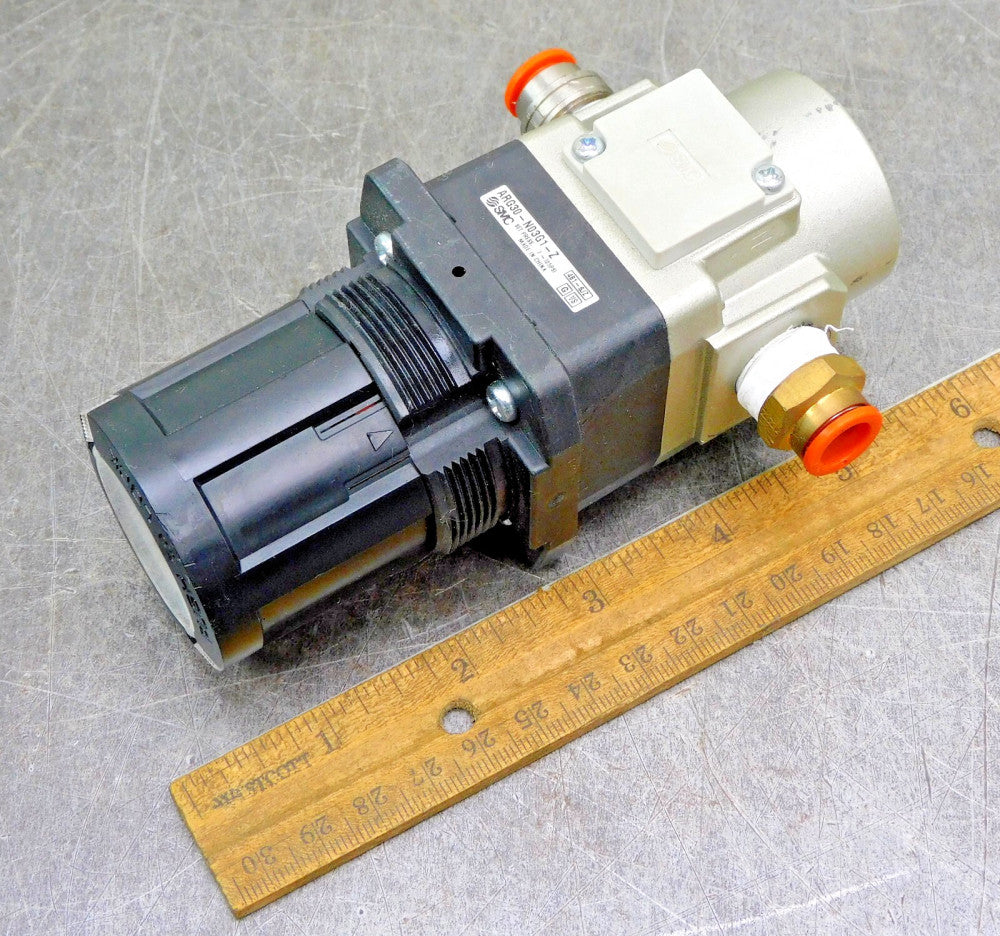 SMC ARG30-N03G1-Z Pneumatic Regulator 125 PSI 3/8" NPT