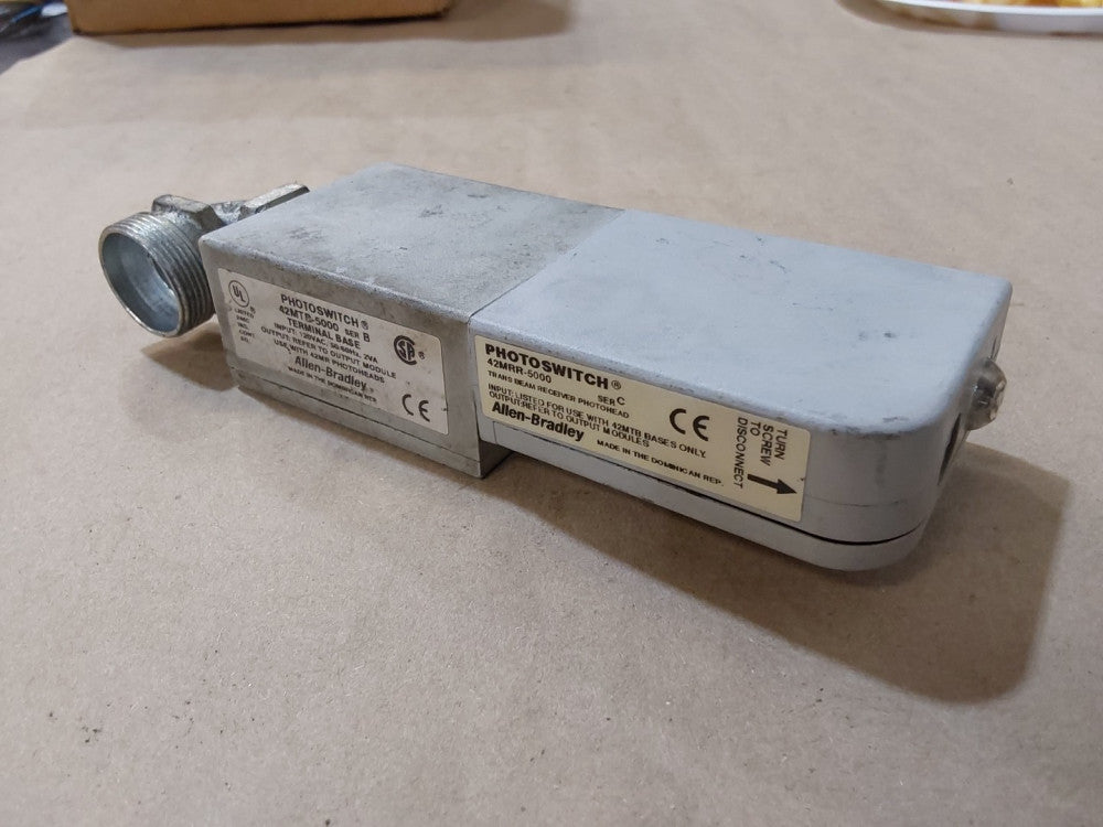 ALLEN BRADLEY 42MRR-5000 /C TRANS BEAM RECEIVER PHOTOHEAD With 42MTB-5000 Base
