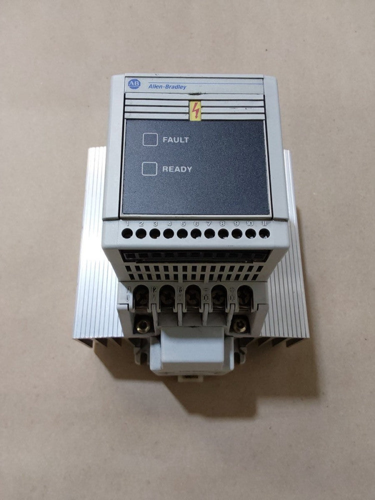Allen Bradley 160-BA06NSF1 SERIES A 380-460V  VARIABLE SPEED DRIVE 