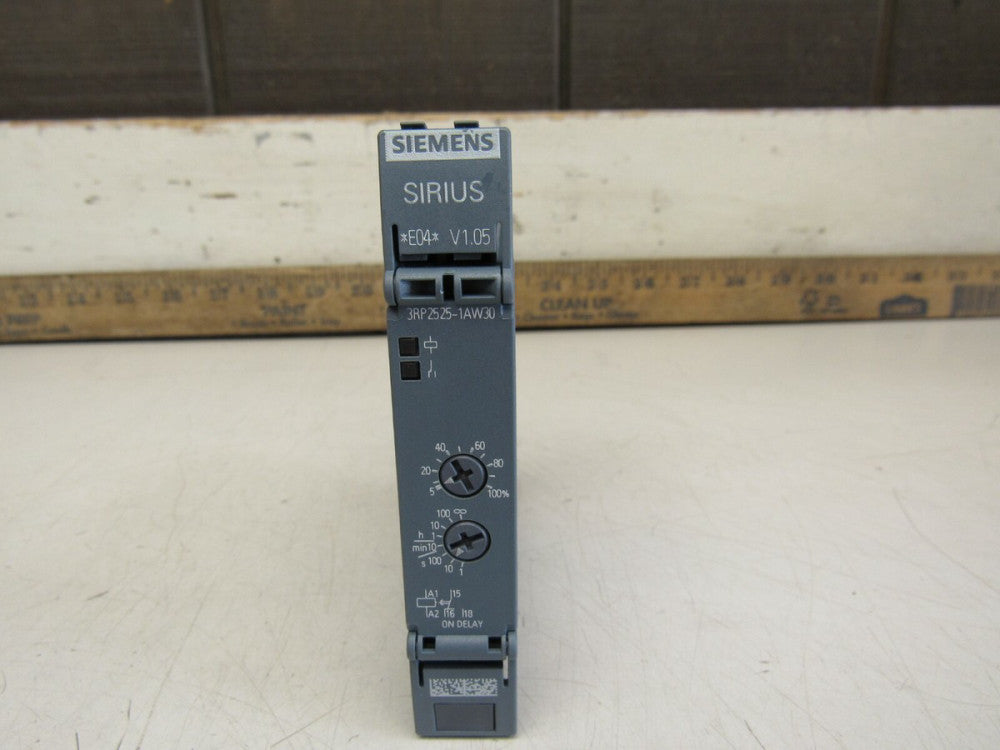 SIEMENS 3RP2525-1AW30 TIME RELAY  XLNT USED TAKEOUT MAKE OFFER !!