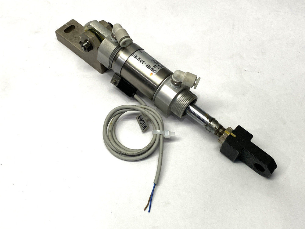SMC CM2E32-DCG3181G-25 Pneumatic Cylinder Double Acting 32mm Bore 25mm Stroke