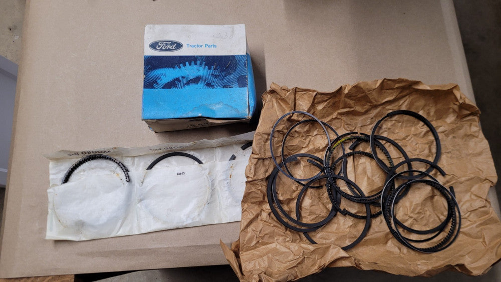 NOS Genuine Ford Tractor Piston Ring Set EAE 6149 A