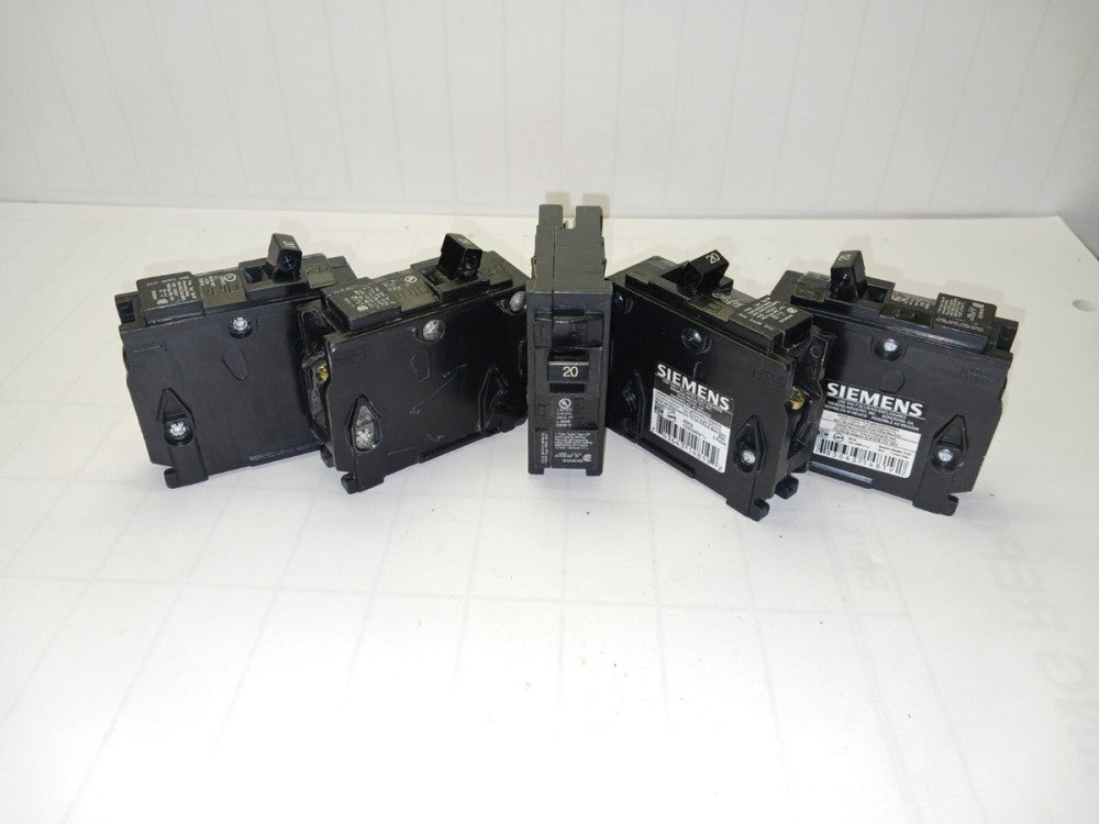 LOT OF 5) SIEMENS 20 AMP CIRCUIT BREAKER 120/240 VAC PLUG IN Q120