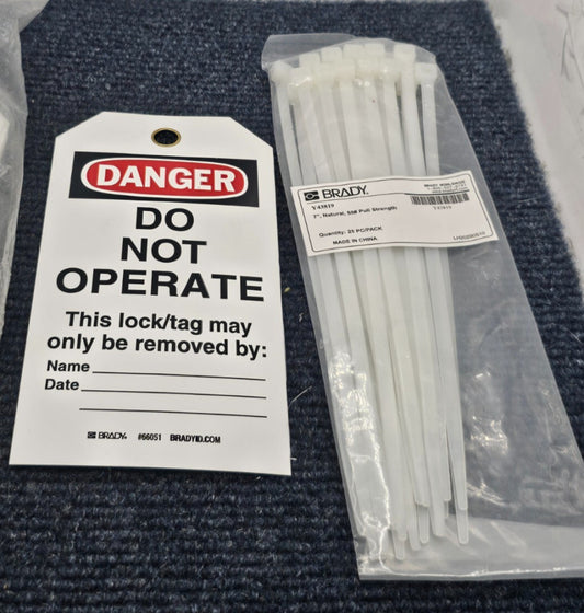 ( QTY 25 ) Brady 66051: DANGER Do Not Operate Energy Source Lockout Tags