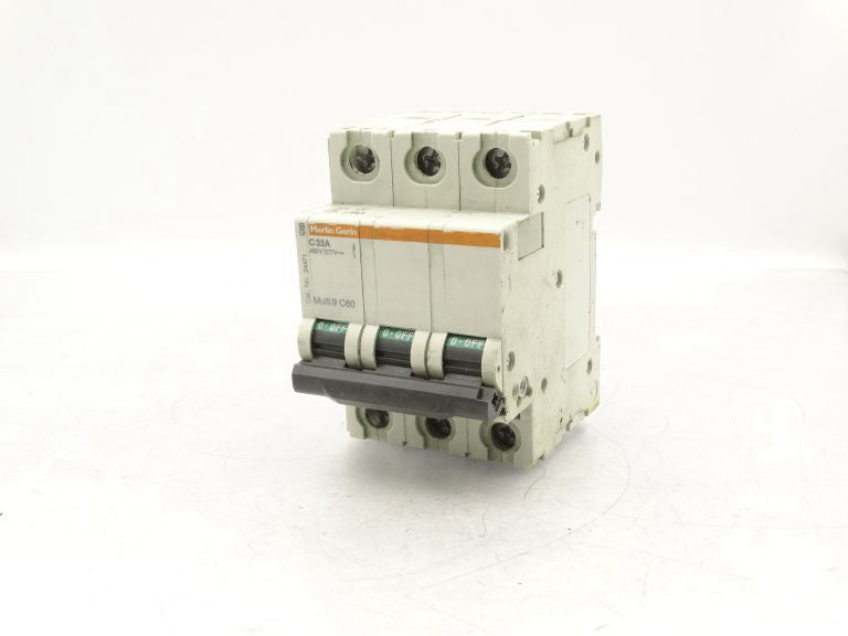 SCHNEIDER ELECTRIC 24471 Circuit Breaker