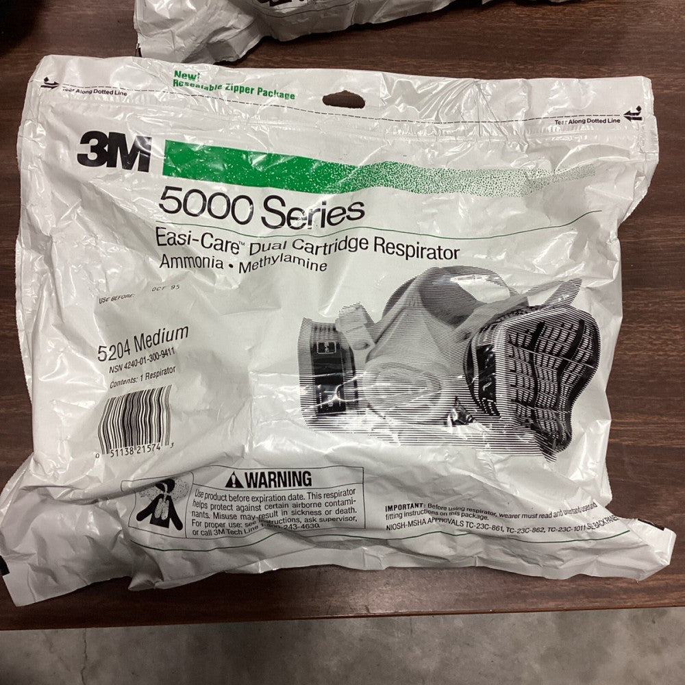 NEW 3M 5000 SERIES EASI-CARE DUAL CARTRIDGE RESPIRATOR 5204 M