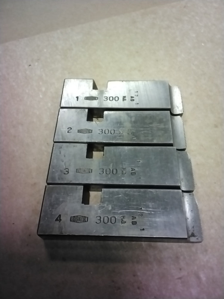 Oster 300 HS Die Set 5/16 24 NF #1, 2, 3, 4