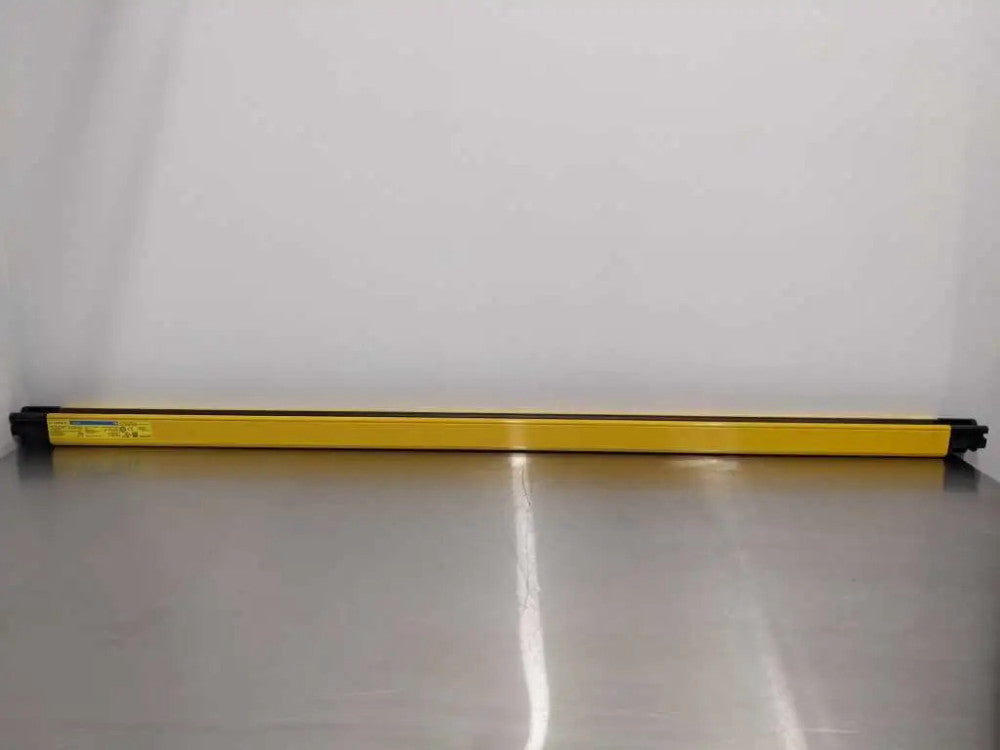 Keyence SL-V64HM-R Light Curtain 0.1m-9m Receiver 24VDC