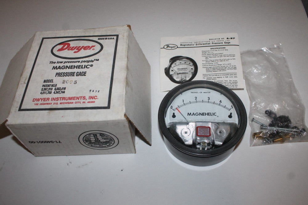 Dwyer 2005 Magnehelic Differential Pressure Gauge NEW!