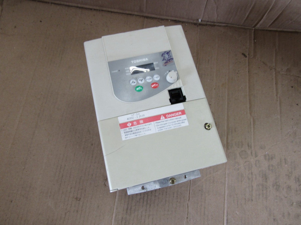 TOSHIBA VFS9-4022PL-WN TRANSISTOR INVERTER 380/500V 3HP 5.5A NICE CRACKED LID !!