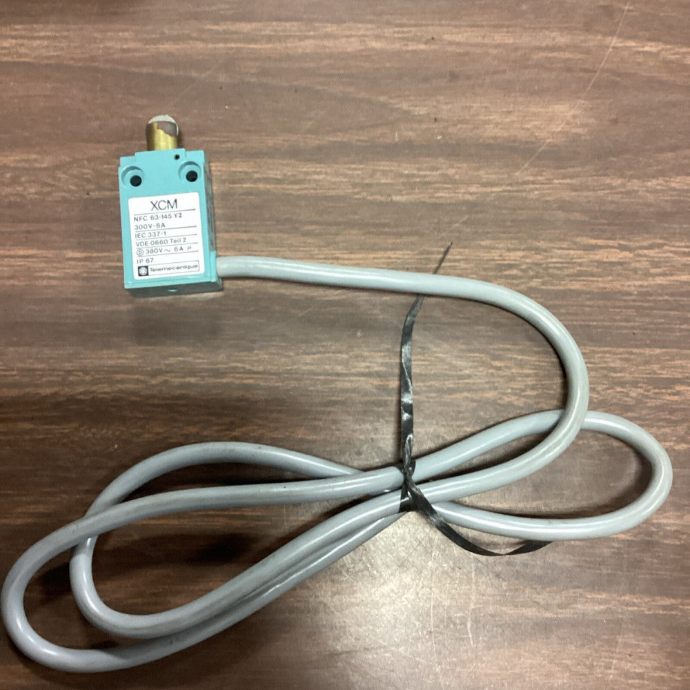 Telemecanique XCM-A102 Limit Switch