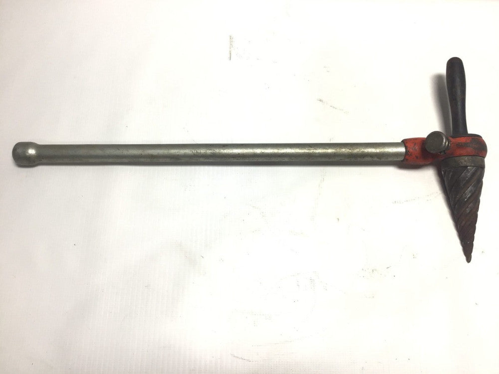 Ridgid 2-S Ratcheted Spiral Pipe Reamer with Handle