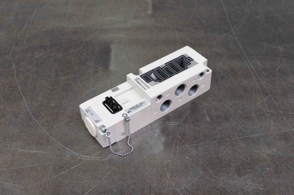 SMC VQ4101Y-51-03N Pneumatic Solenoid Air Valve 4000 Series 3/8" NPT
