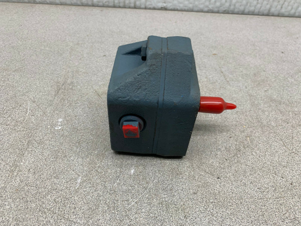 NEW NO BOX TRIAD TECHNOLOGIES HYDRAULIC PART C1