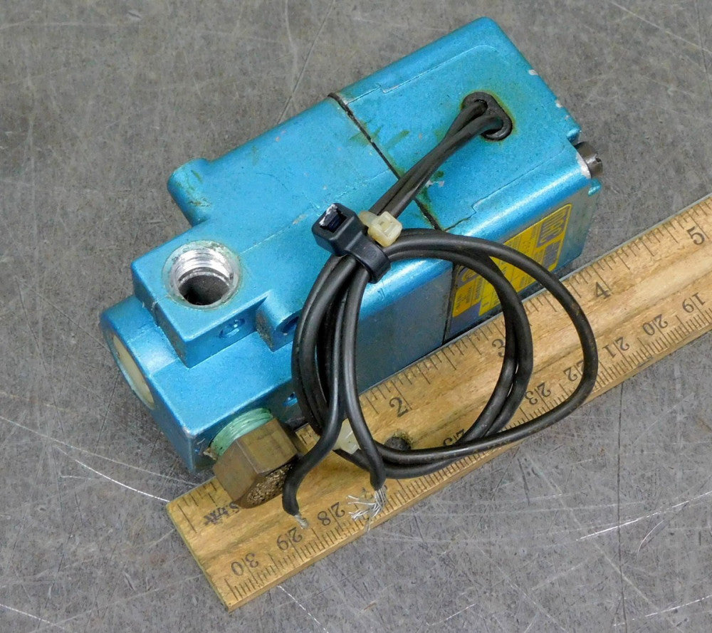 MAC Valves 225B-111B 3-Way Solenoid Valve 200 Series 1/4" NPT 120V AC 24V DC 6W