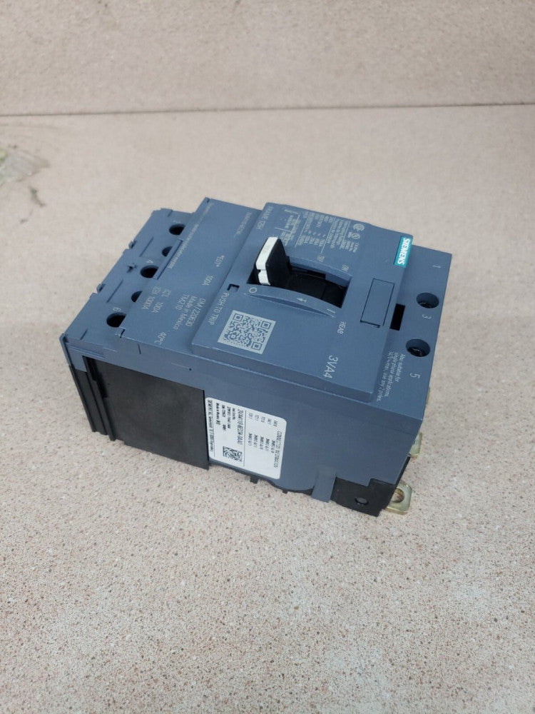 new surplus Siemens 3VA4110-6ED34-0AA0  3 POLE 100 AMP