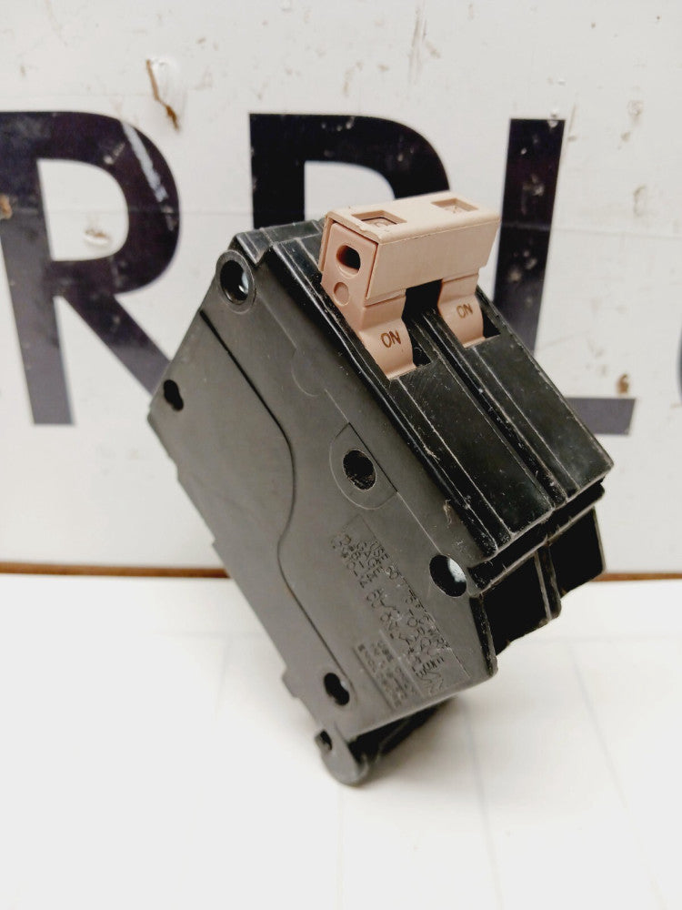CUTLER-HAMMER CH220 20 AMP PLUG-IN CIRCUIT BREAKER 2 POLE 120/240 VAC