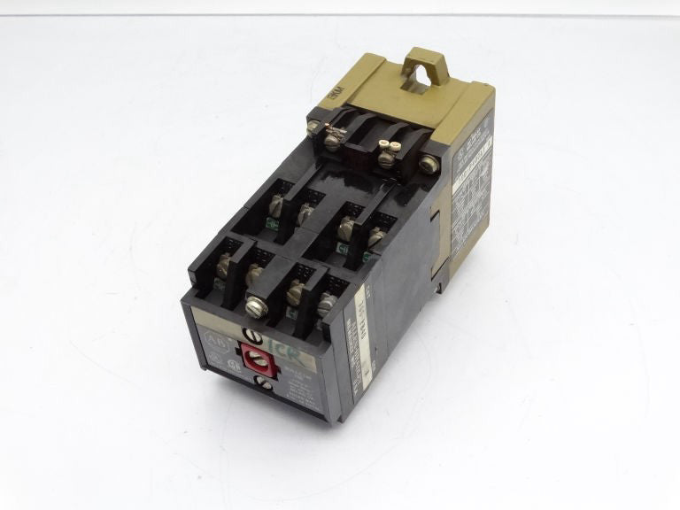 ALLEN BRADLEY 700-P400A1 W/700-PB40 Relay