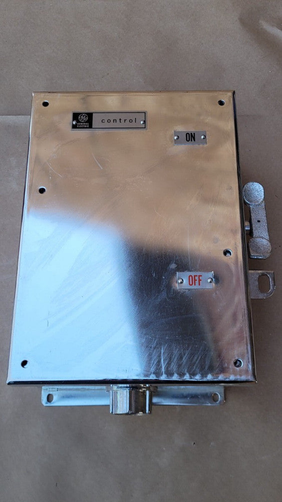 GE CR1062R29C Manual Motor Starter In Stainless Steel Enclosure 2HP 600V Size M0