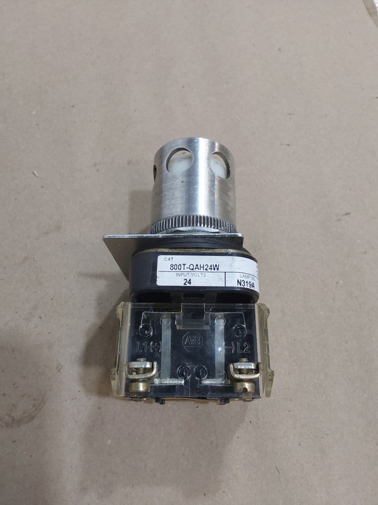 ALLEN BRADLEY WHITE PUSH BUTTON 800T-QAH24W SER T 24VAC/DC
