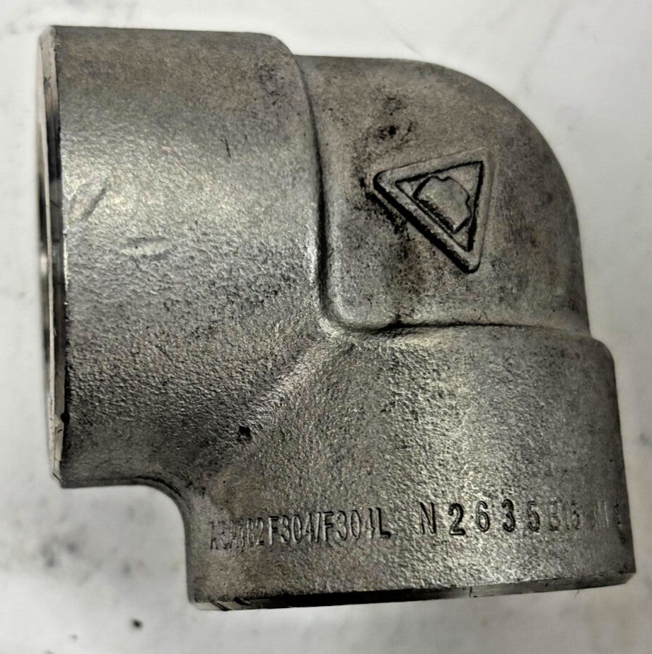 F304/F304L STAINLESS STEEL 90º ELBOW N2635 THREADED TPI 11-1/2 GRADE B16 3M