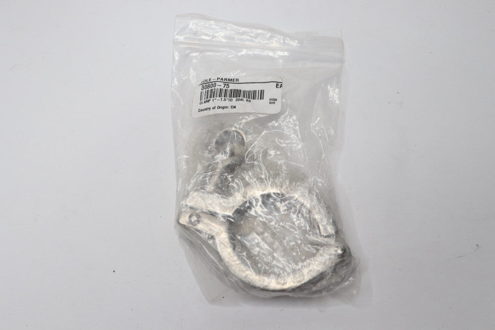 Cole-Parmer Sanitary Clamp 304 Stainless Steel 1" to 1-1/2" 30800-75