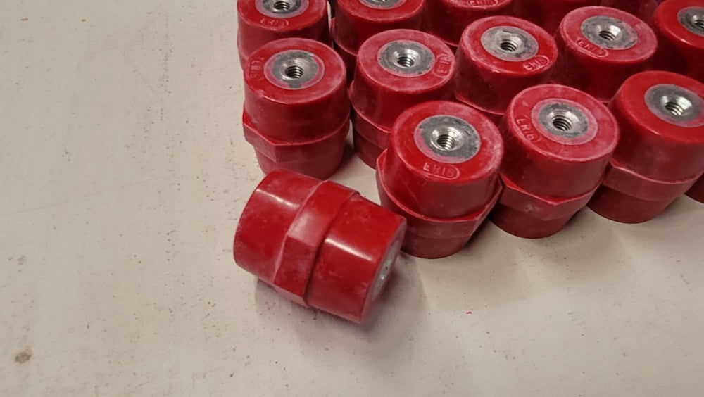 Lot of 18 DB/P 34 M6 Red Polyester Standoff Insulators 34mm for Busbar / Panels