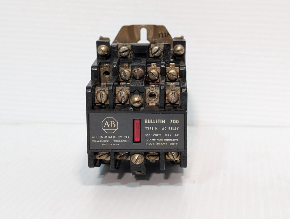 Allen Bradley 700-N800A1 Control Relay, Ser. B, 84AB86 120V Coil, Bulletin 700
