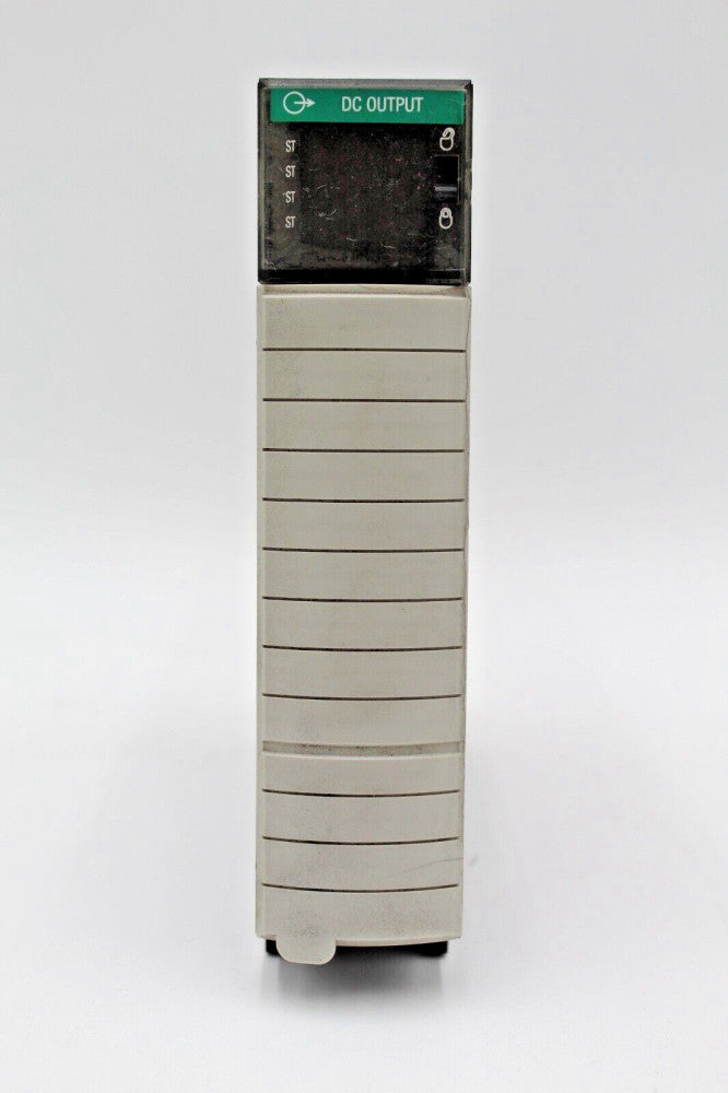 Allen-Bradley 1756-OB32 /A ControlLogix 32PT DC Output Module *READ