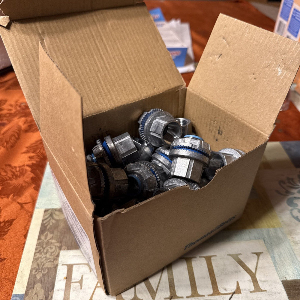 NEW Thomas & Betts H050-TB, Conduit Hub, 1/2 Inch Zinc Conduit Hub, BOX OF 25