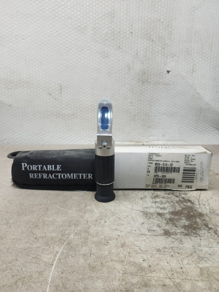 NEW IN BOX Refractometer 0-32% Brix Hand-Refractometer With Atc 1394621