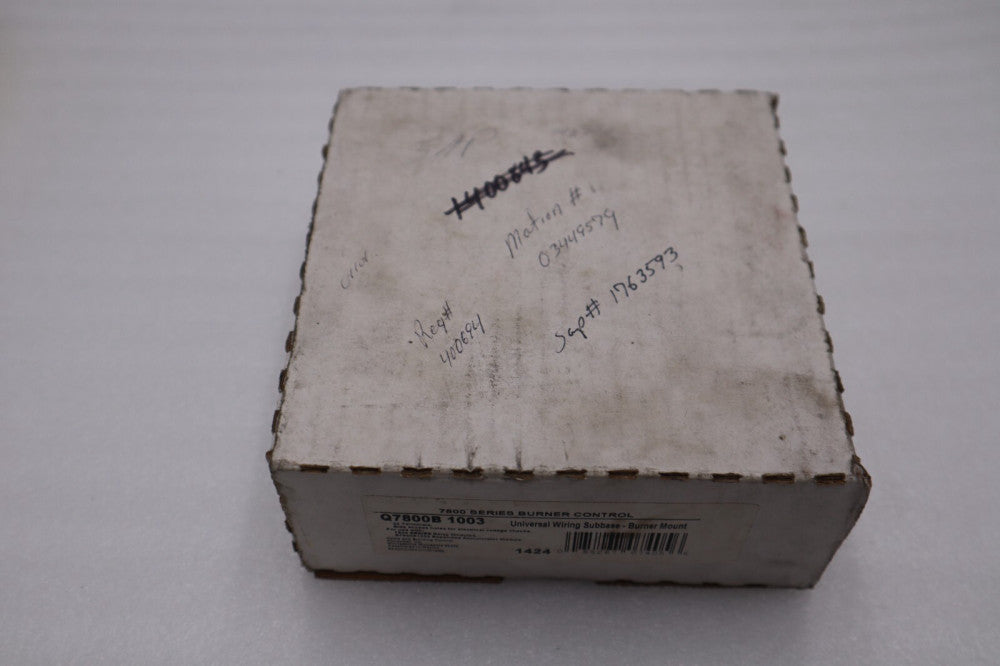 NEW OPEN BOX HONEYWELL Q7800B1003 WIRING SUBBASE STOCK H376A