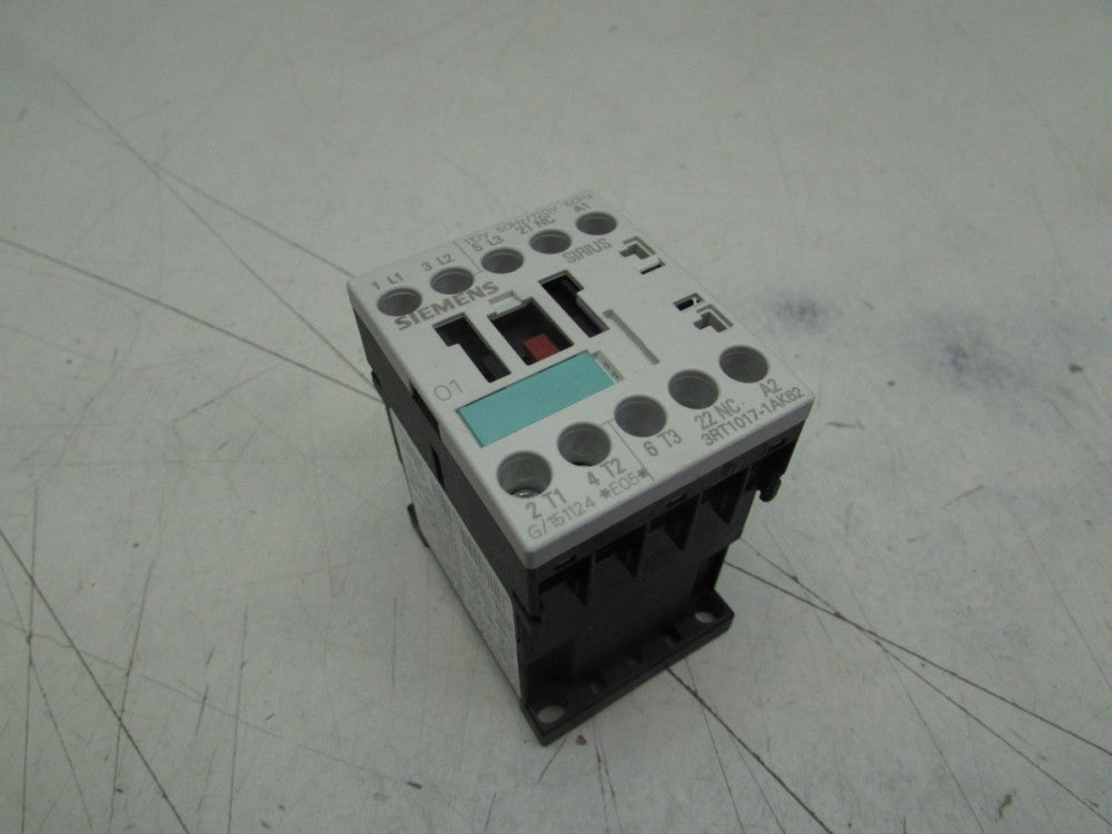 SIEMENS SIRIUS CONTACTOR 3RT1017-1AK62 110/120V-COIL 50/60HZ XLNT MAKE OFFER!!