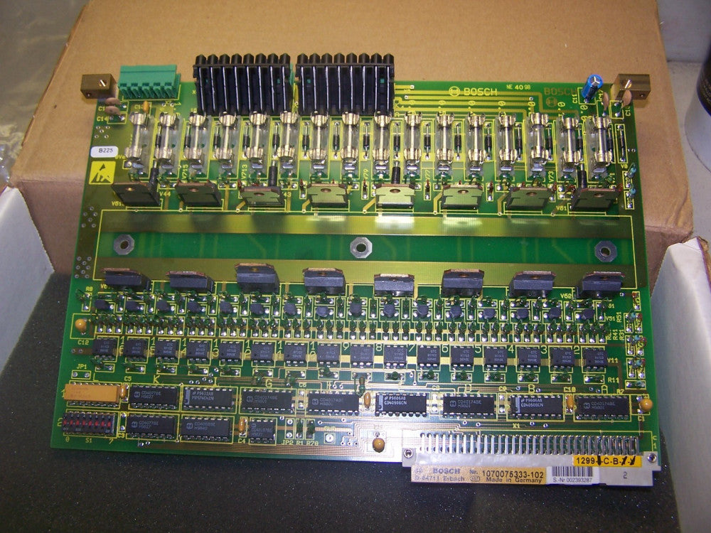 NEW BOSCH CIRCUIT BOARD D-64711 1070075333-102