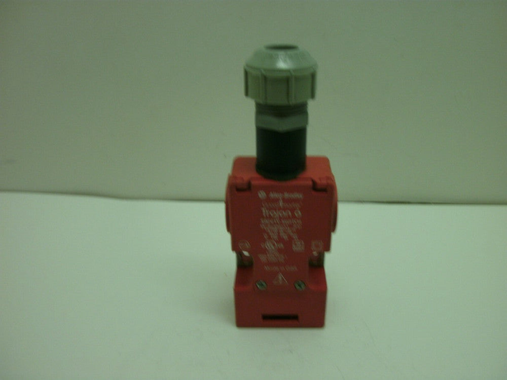 ALLEN BRADLEY 440K-T11435 SER A TROJAN 6 SAFETY SWITCH MSS-6 3N/C 1N/O