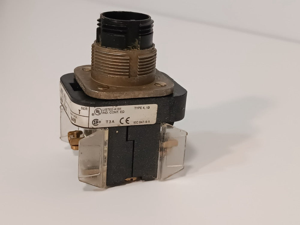 Allen-Bradley 800T-QB10 Ser T push button assy module 120VAC/DC for lamp no. 949