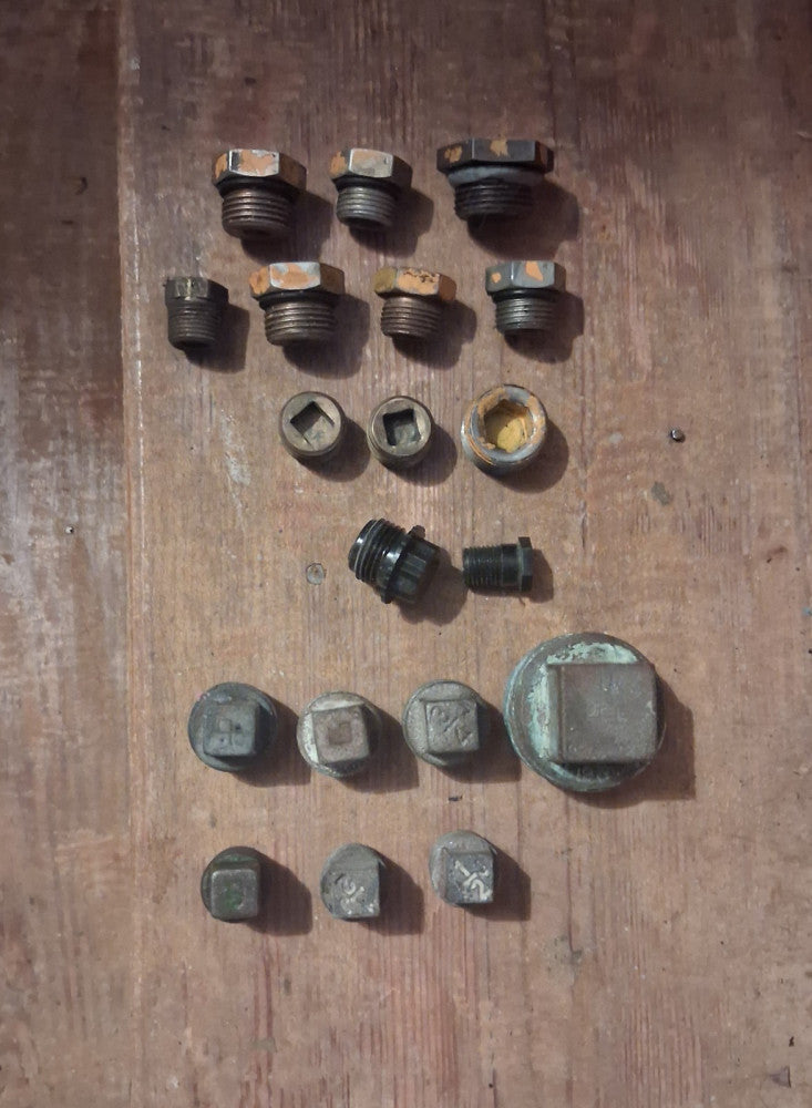 [LOT OF 19] PIPE PLUGS, RANDOM SIZES AND STYLES