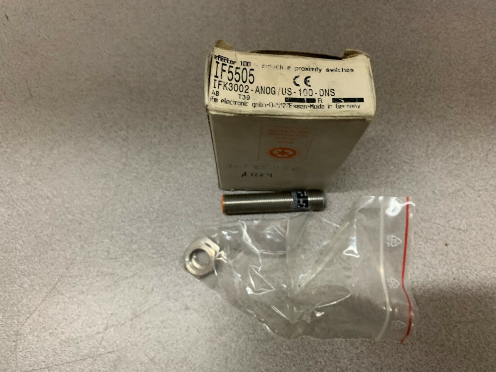 NEW IN BOX EFECTOR100 SWITCH IFK3002-AN0G/US-100-DNS