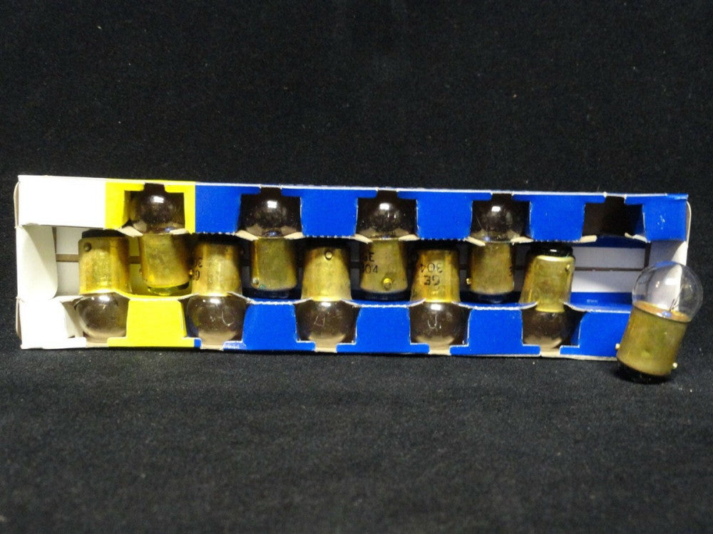 GENERAL ELECTRIC - MINIATURE LAMPS - SET OF 10 - UNIT NUMBER 304 - NEW OLD STOCK