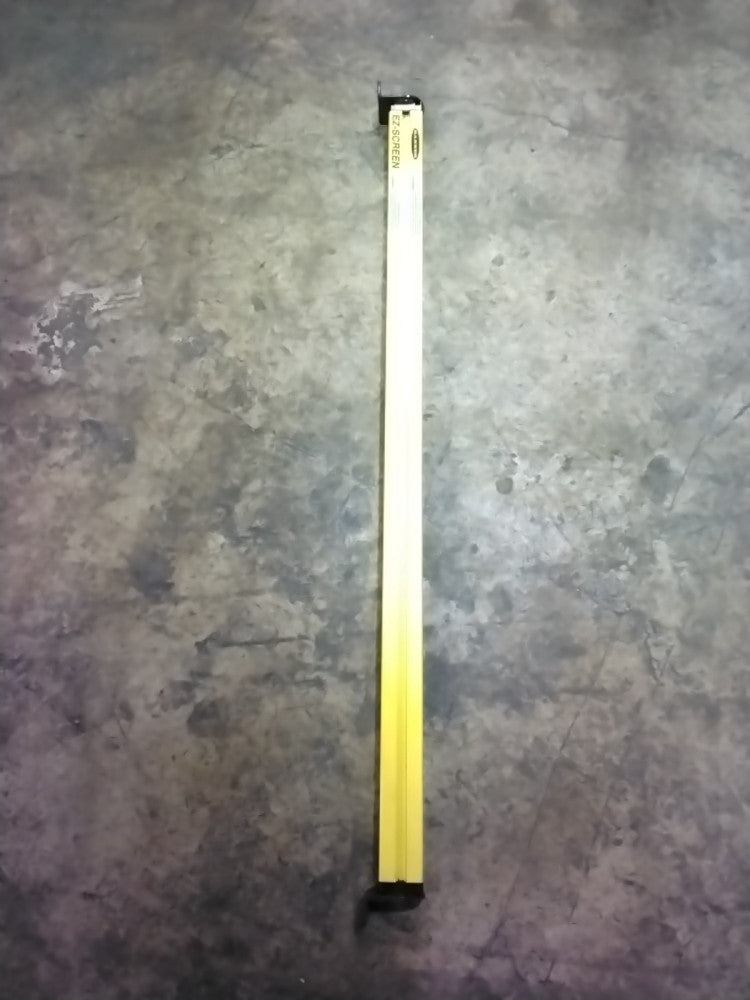 Banner EZ-Screen Safety Light Curtain SLSE14-900Q8 Emitter