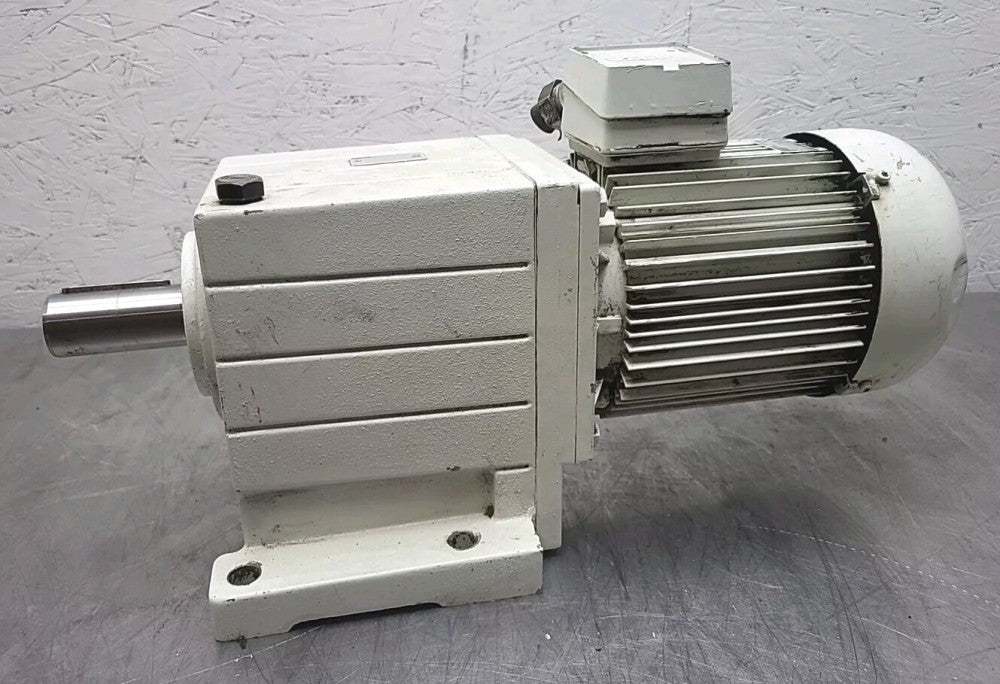 Lenze 10RL14-414H 2.2kw 3Ph Motor Inline Helical Gearbox GST07-2MVBR100-12