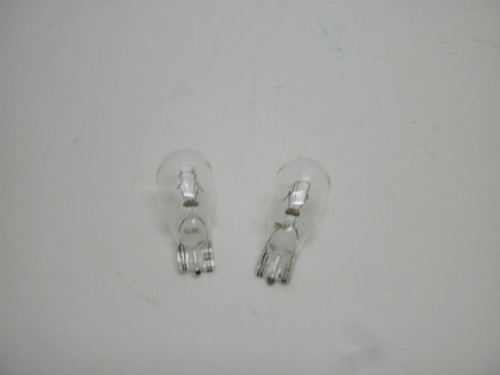 SYLVANIA 904 MINIATURE LAMP BULB 13.5V 069A 9.32W T5 WEDGE (LOT OF 2) NEW NO BOX