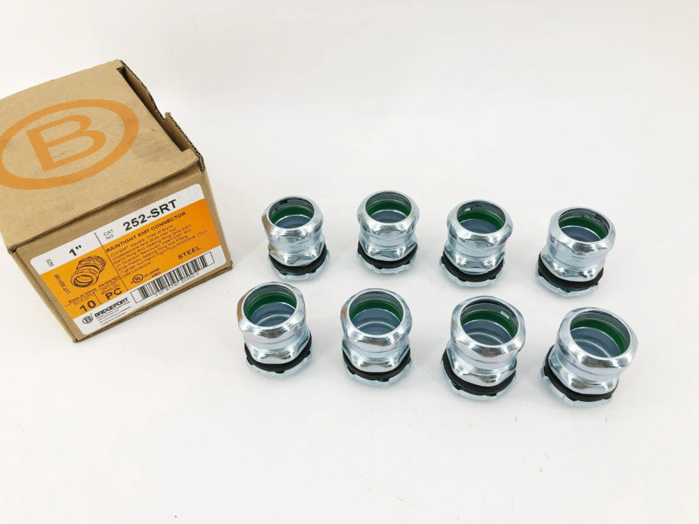 Lot of 8 New Bridgeport 252-SRT Raintight EMT Connector Fittings 1"