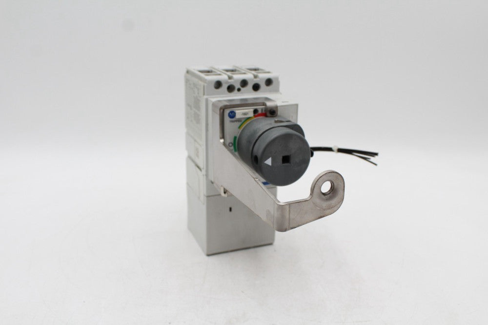 Allen-Bradley 140G-G6C3-C30 Circuit Breaker w/ Door Switch Attachment