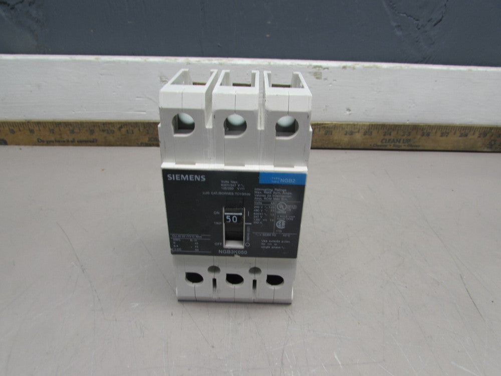 SIEMENS NGB3K050 ,CIRCUIT BREAKER,  3P-50 AMP /480V  GOOD TAKEOUT! MAKE OFFER!