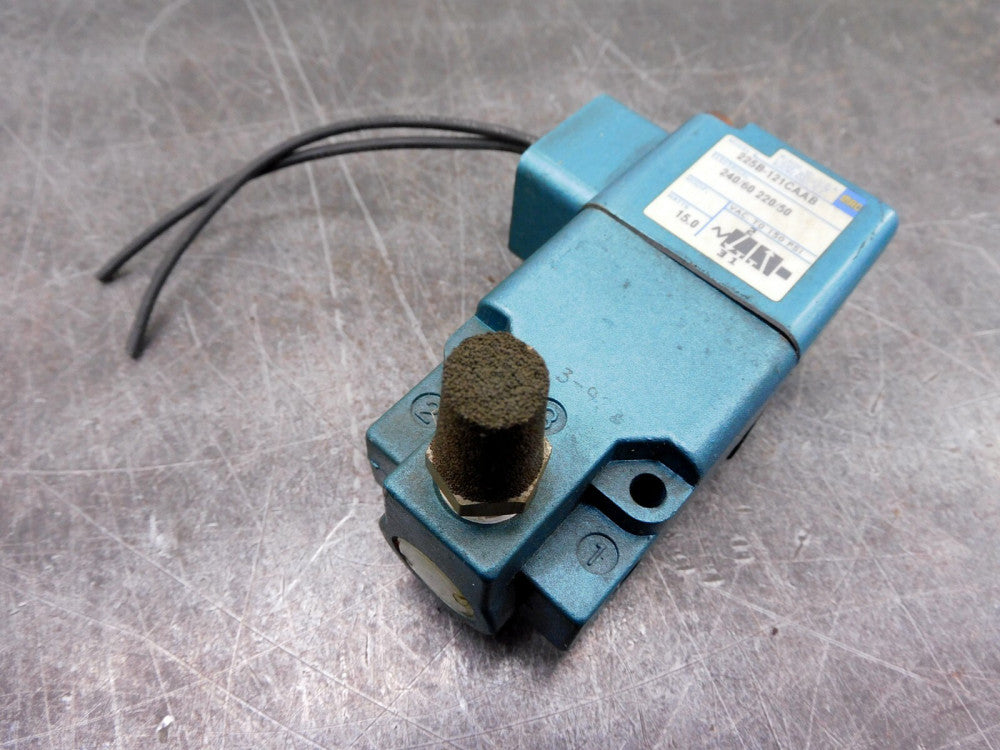 Mac Valve 225B-121CAAB 1/4" in Npt Ports Solenoid Valve 240 vac Single Phase